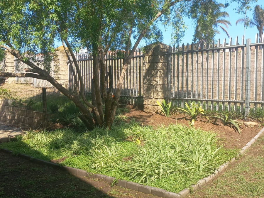 4 Bedroom Property for Sale in Hartenbos Heuwels Western Cape